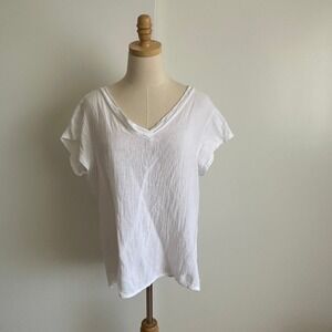 White V-Neck T-Shirt Textured Short Sleeve‎ Casual Everyday Top XS *stain